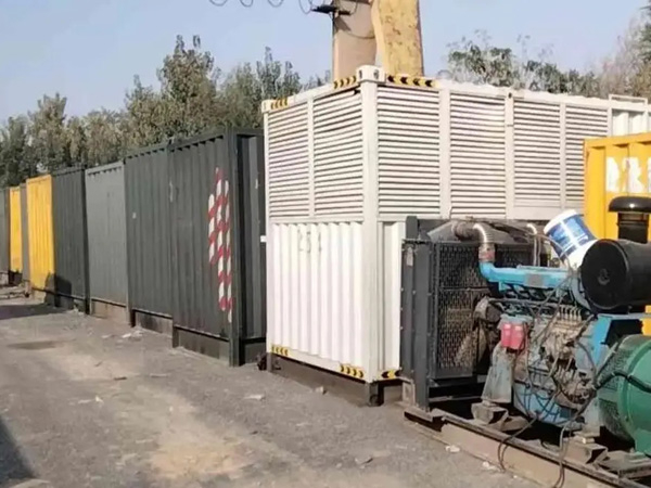 皮山200KW柴油发电机机组每小时油耗是多少？