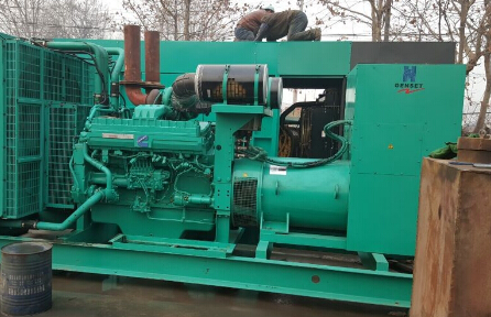 皮山发电机组如何判断水冷式机油散热器内部是否需要清洗?